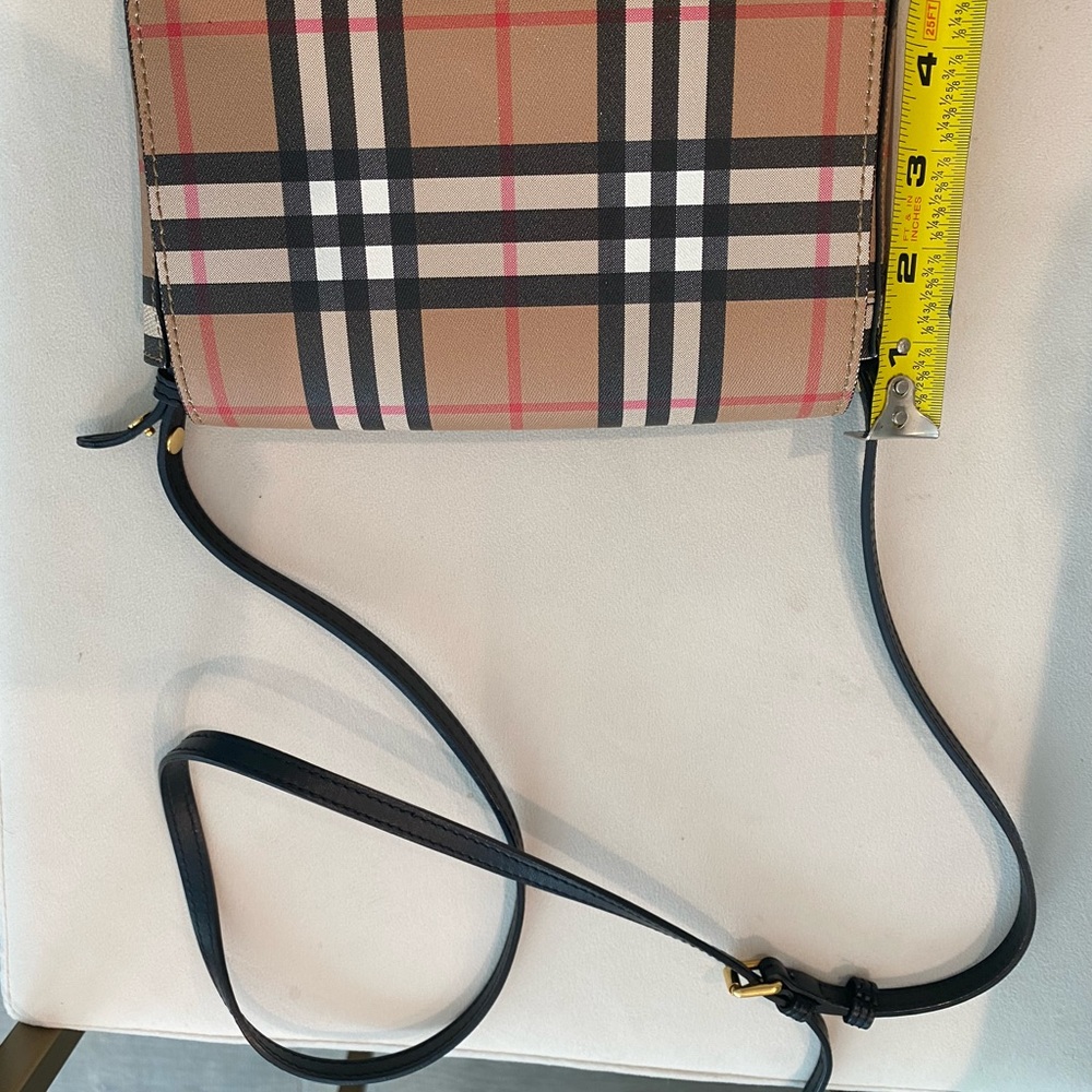 Authentic Burberry bag - Picture 4 of 6